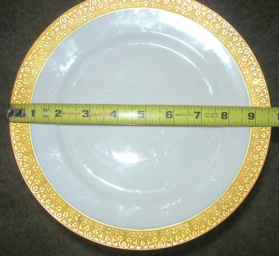 UC585 Dinner Plate by Unknown Manufacturer-1