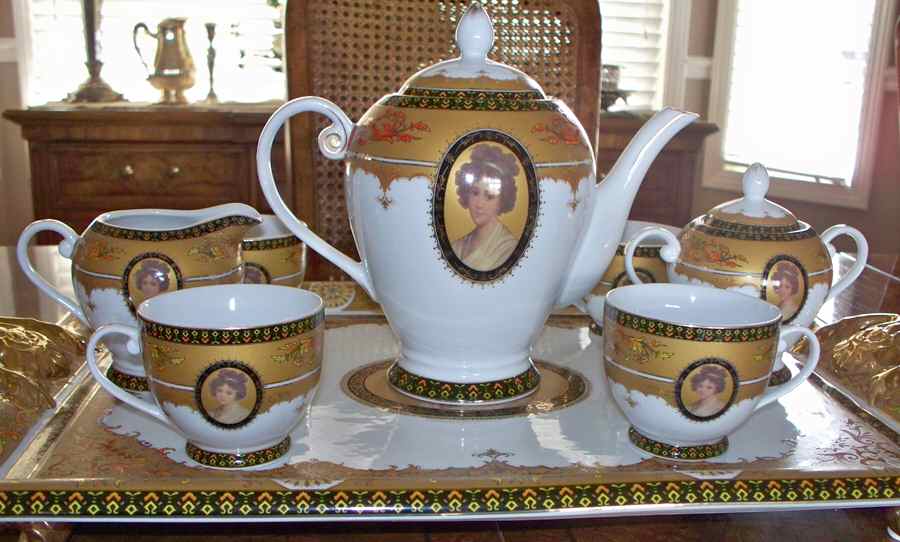 CX913 Coffee Pot & Lid by China (Made in China)-1
