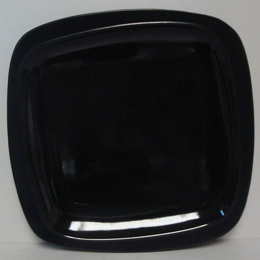Swerv Black Dinner Plate by Umbra-1
