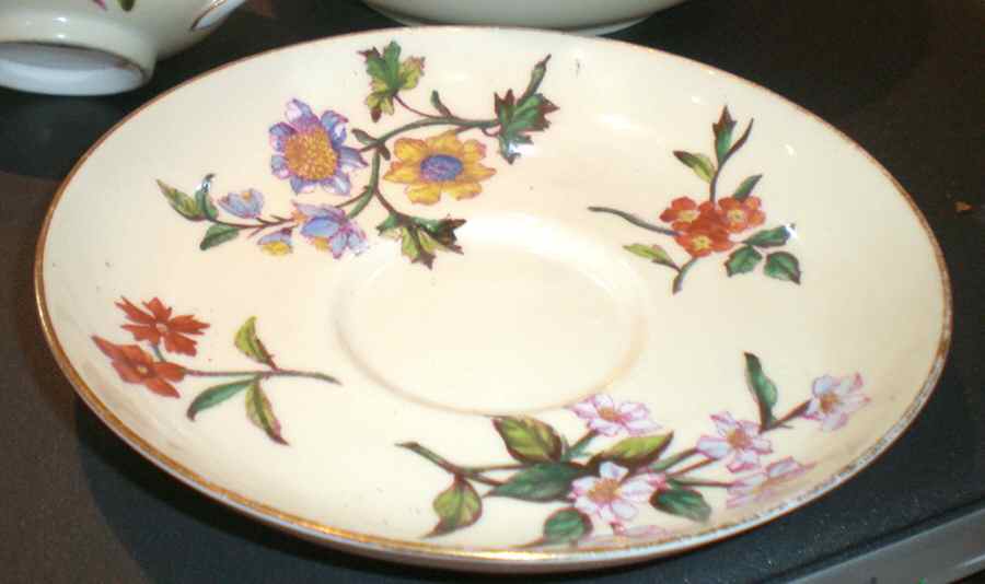 5622 (Smooth) Saucer by Unknown Manufacturer-1