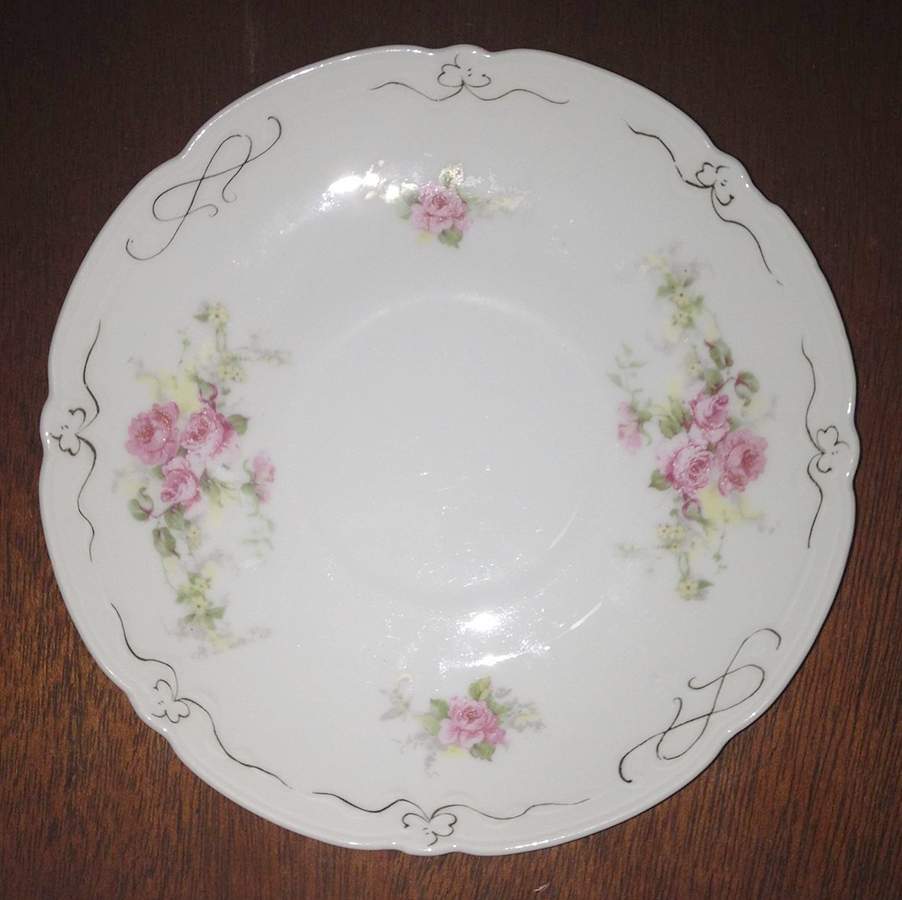 UC700 Saucer by Unknown Manufacturer-1