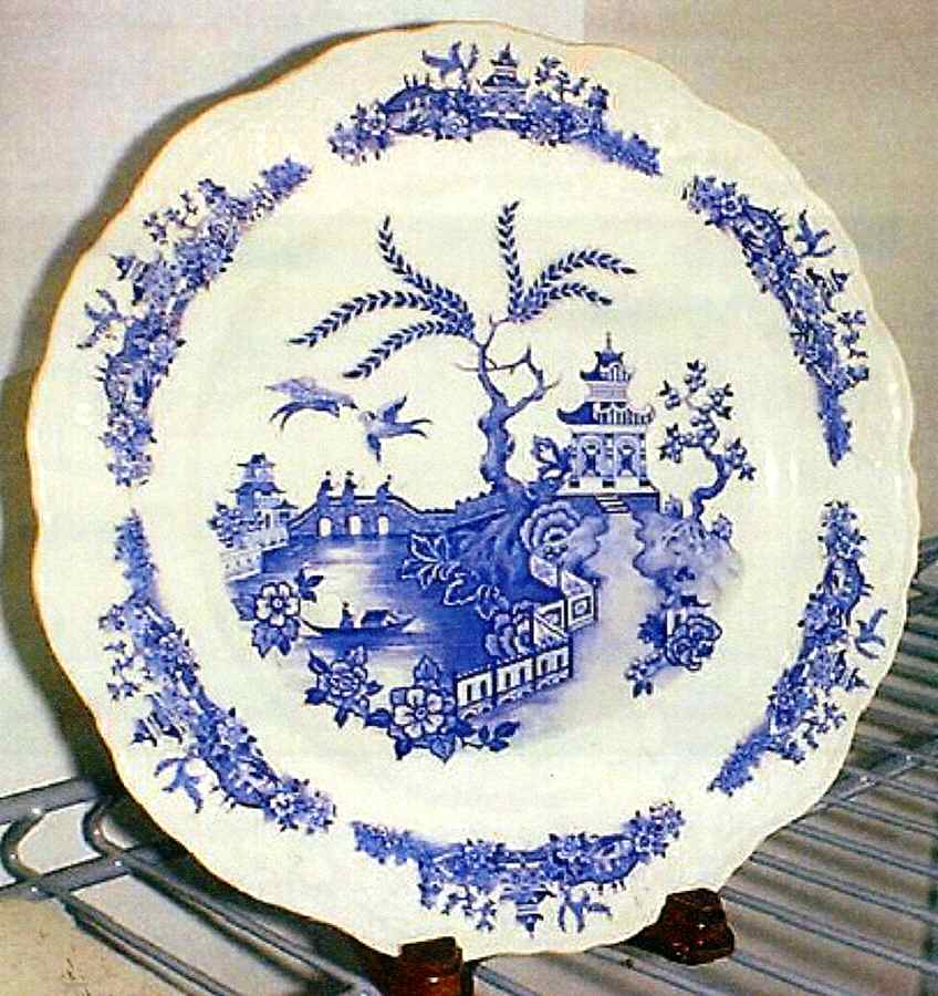 English Brambleberry11 Dinner Plate by Ostrow-1