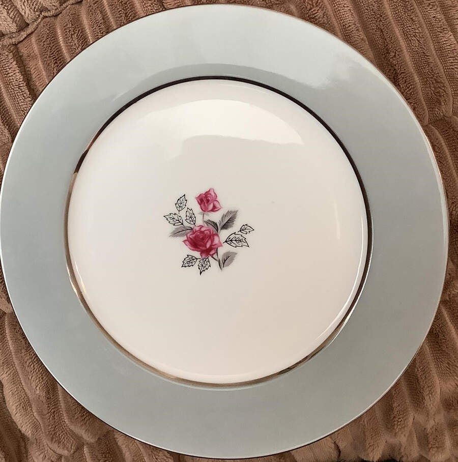 Cleves Dinner Plate by Unknown Manufacturer-1