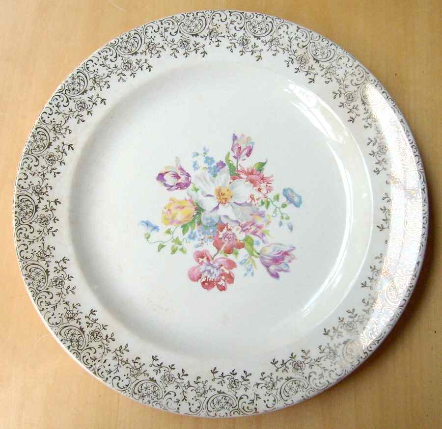 USA72 Dinner Plate by USA-1
