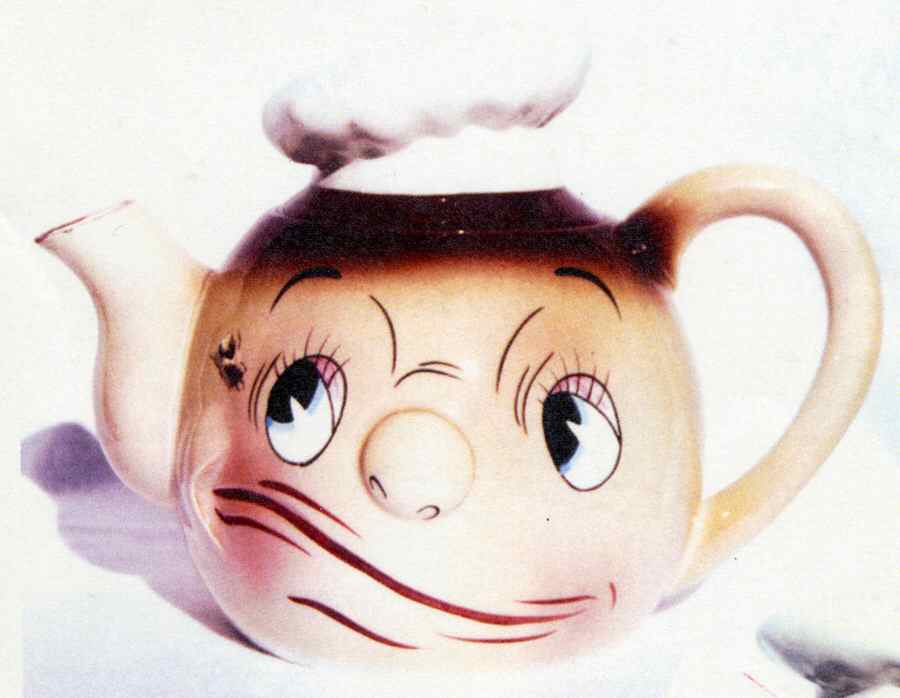 Oh My a Fly Teapot & Lid by Ucagco-1
