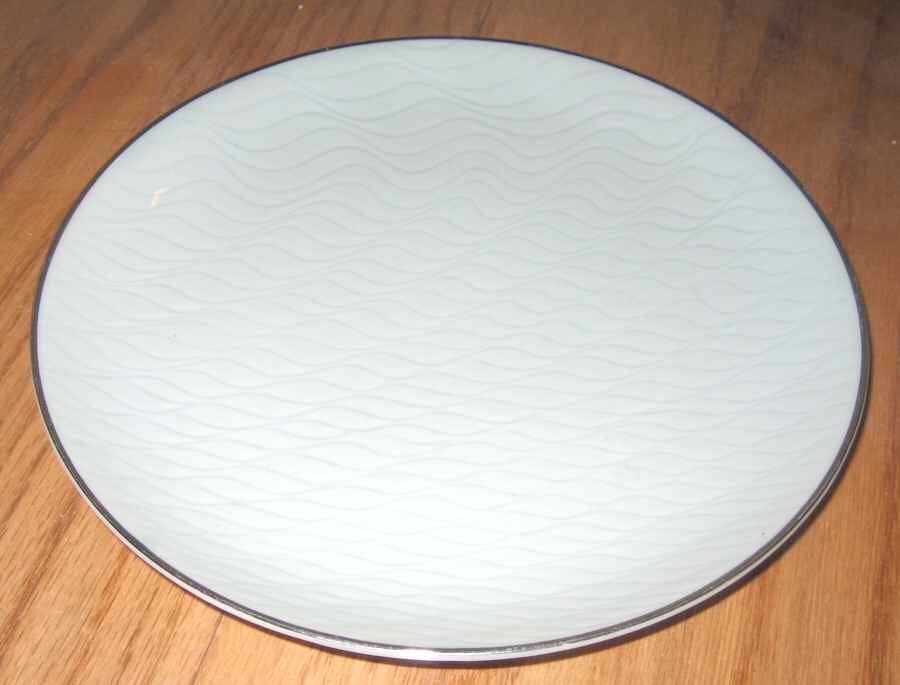 Rythm Dinner Plate by Ucagco-1