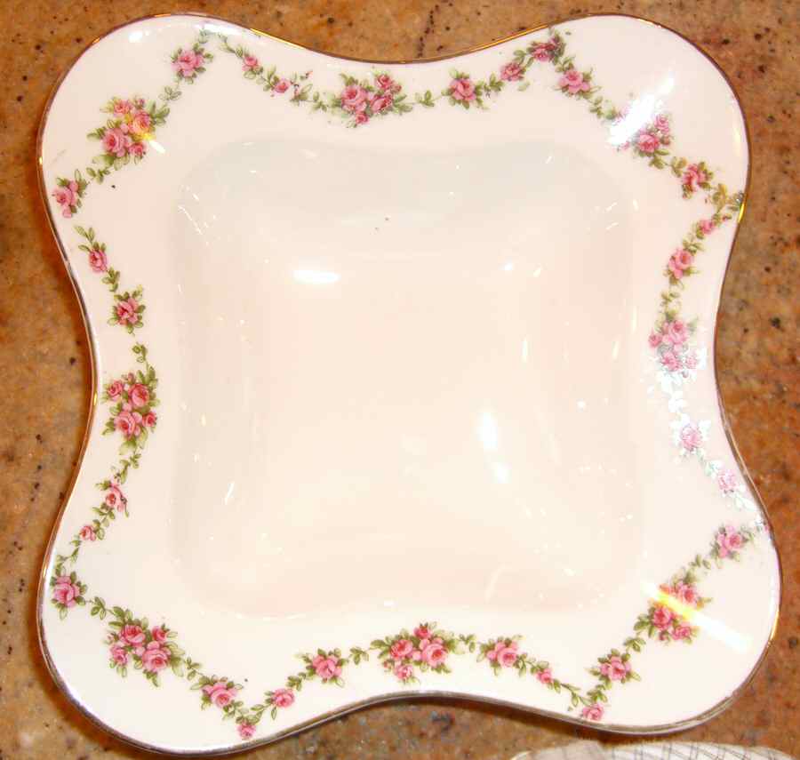 UC721 Square Vegetable Bowl by Unknown Manufacturer-1