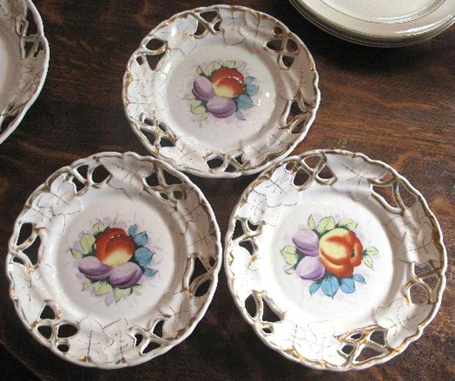 UC621 Dinner Plate by Unknown Manufacturer-1