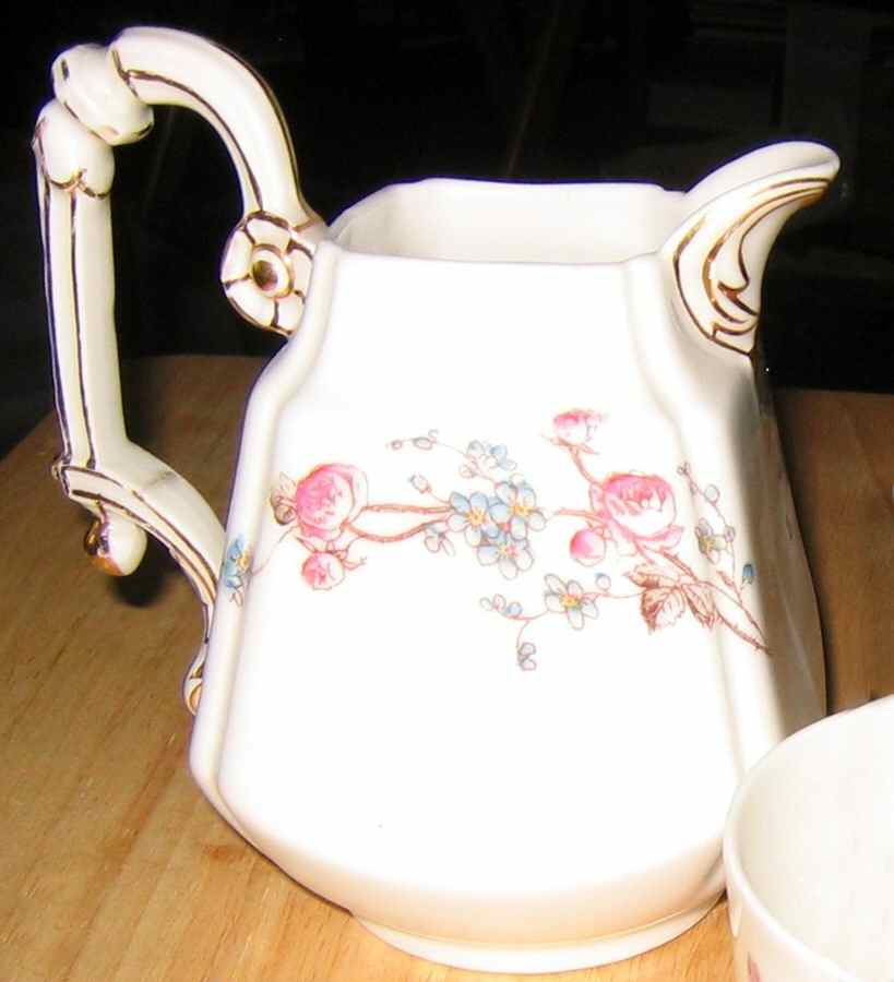 UC737 Creamer by Unknown Manufacturer-1