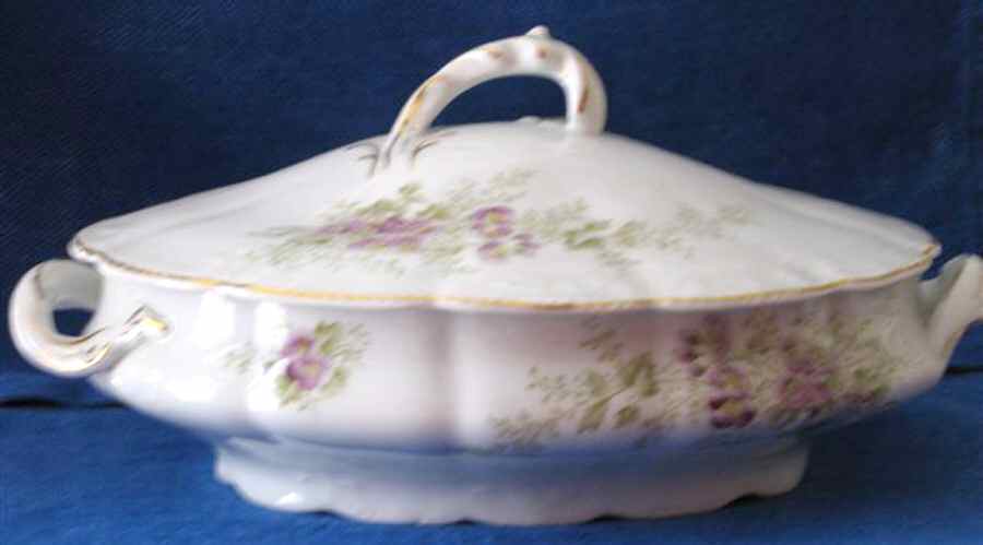 5658 Oval Covered Vegetable by Unknown Manufacturer-1