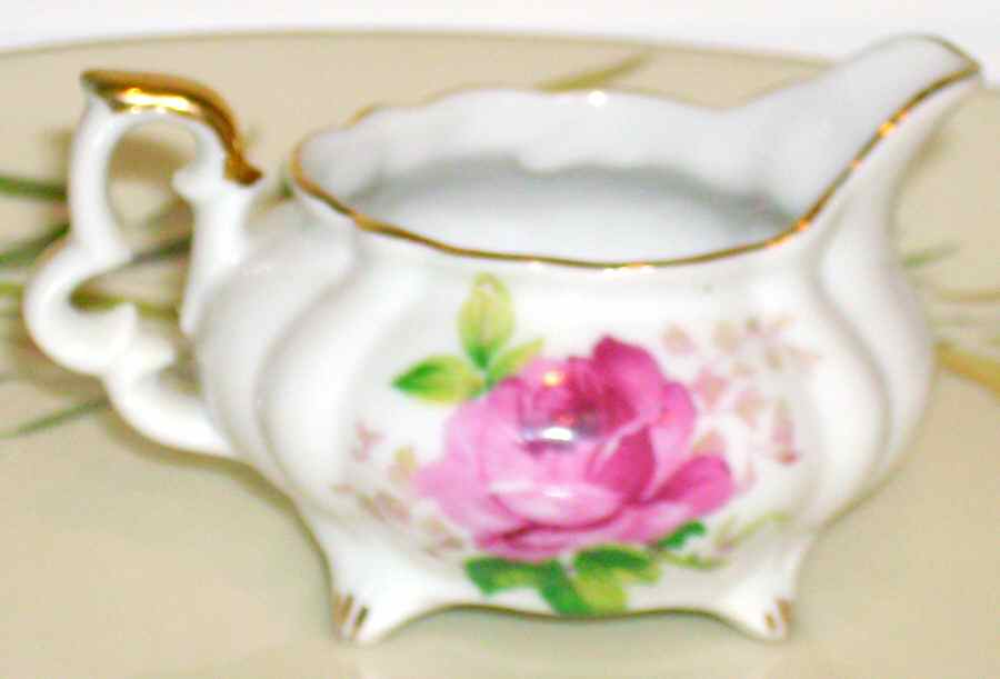 Ew2217 Mini Creamer by Lefton-1