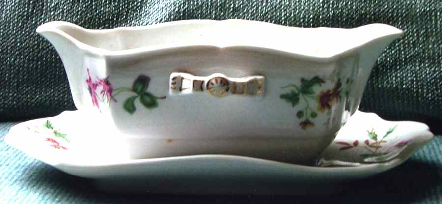 UC753 Gravy Boat & Underplate by Unknown Manufacturer-1