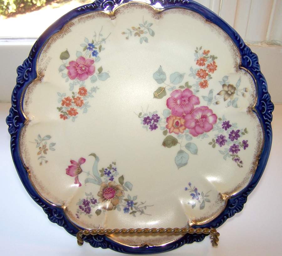KZZ1 Dessert/Pie Plate by Kuznetsov-1