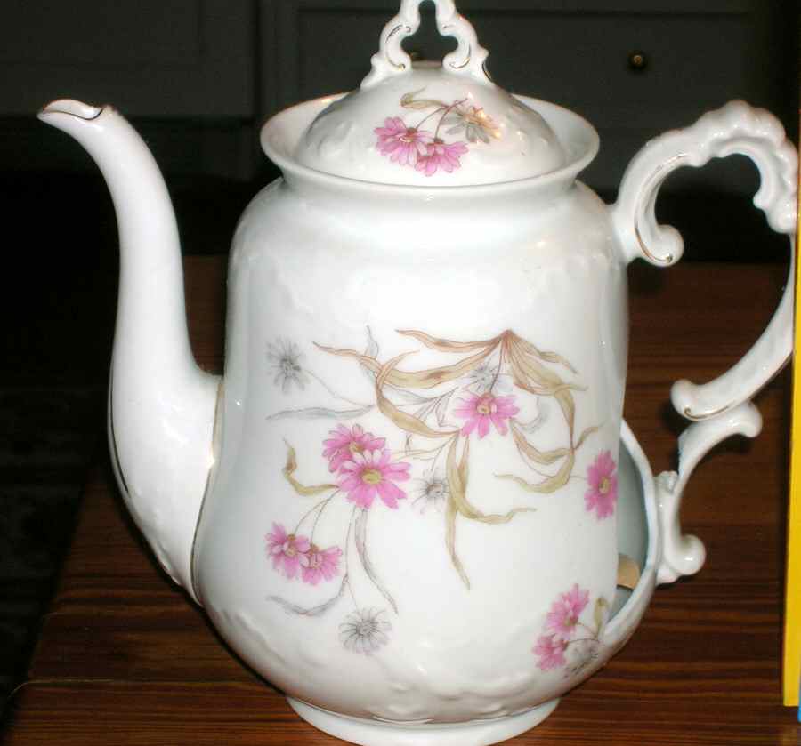 3550 Coffee Pot & Lid by Unknown Manufacturer-1