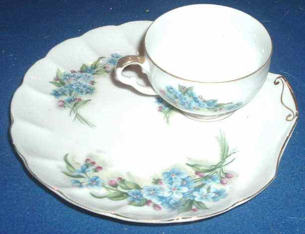 Forget Me Not Snack Plate & Cup Set by Saji-1