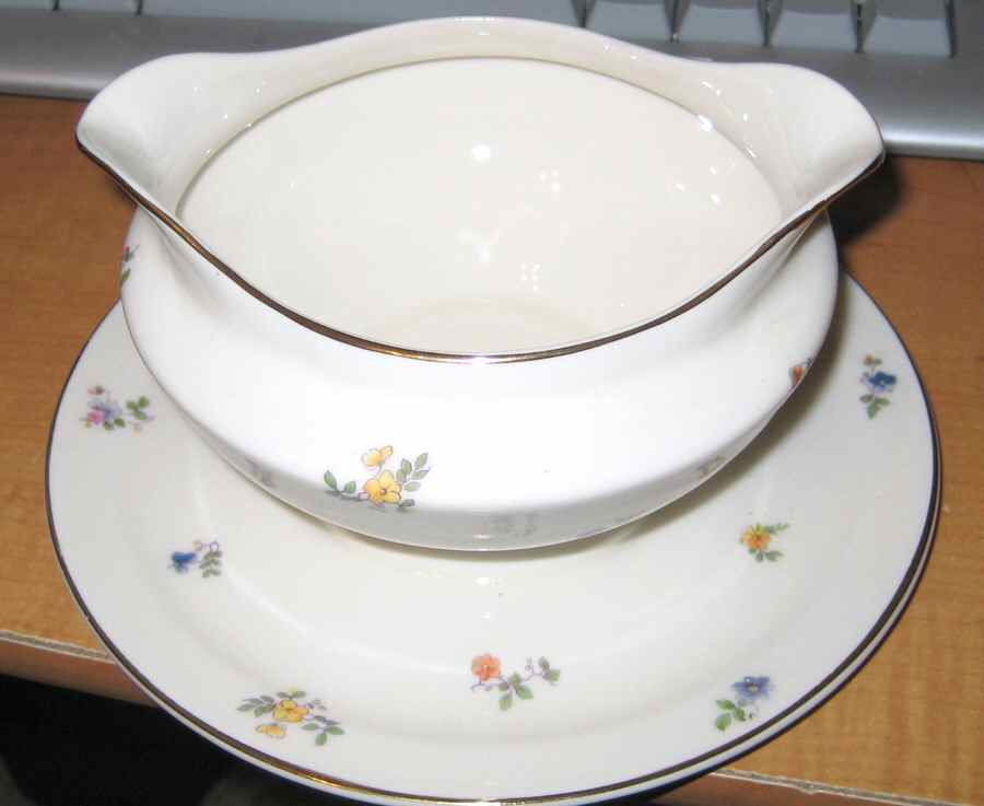 AB9444 Gravy Boat with Attached Underplate by Unknown Manufacturer-1