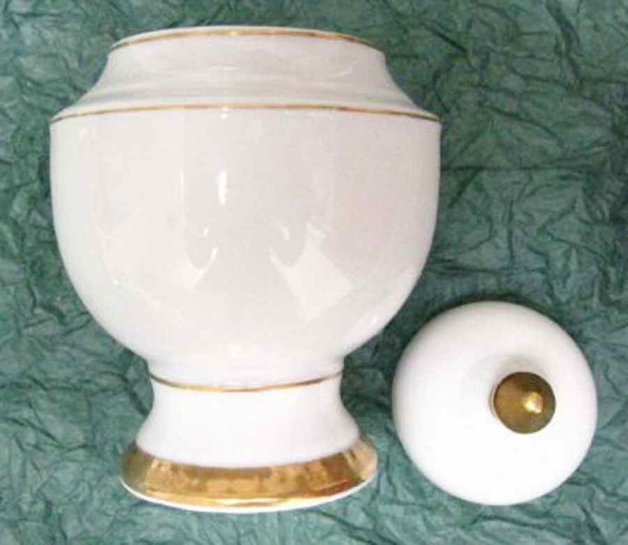 Embassy Gold Sugar Bowl & Lid by France-1