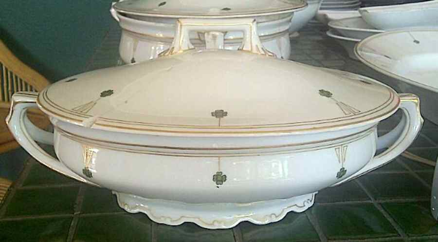 10865 Oval Covered Vegetable by Unknown Manufacturer-1