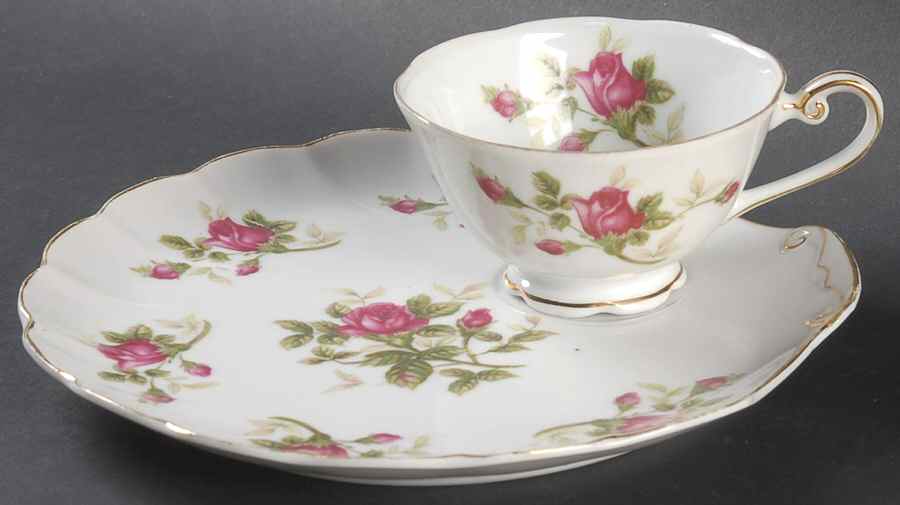 UC837 Snack Plate & Cup Set by Unknown Manufacturer-1