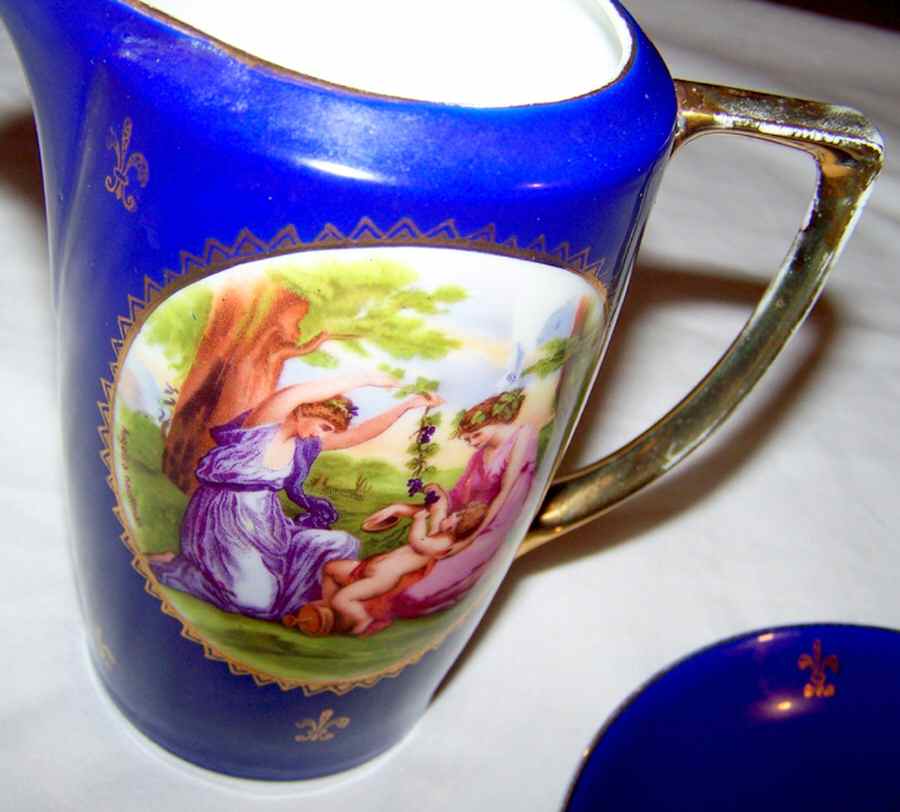 UC852 Creamer by Unknown Manufacturer-1