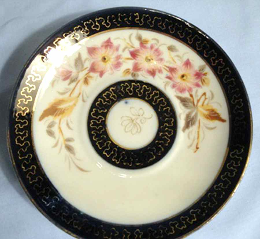 3021 Saucer by Unknown Manufacturer-1
