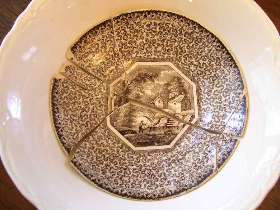 Vermisilla Saucer by England-1