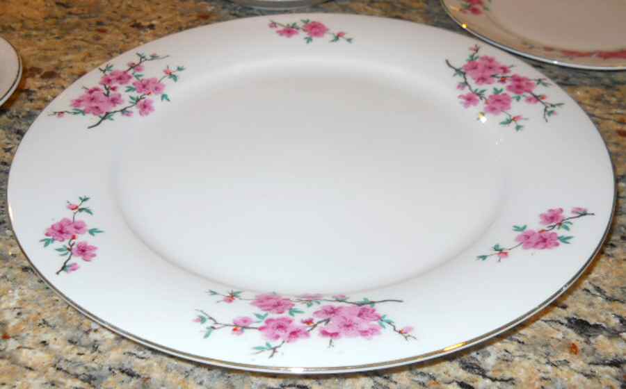 UC891 Dinner Plate by Unknown Manufacturer-1