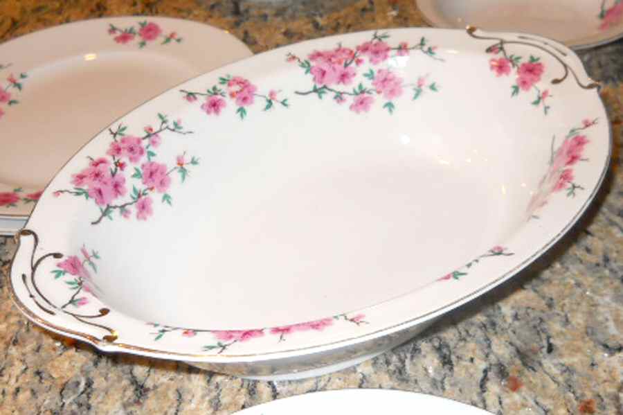 UC891 10" Oval Vegetable Bowl by Unknown Manufacturer-1