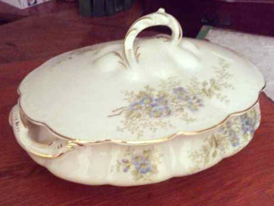 5659 Oval Covered Vegetable by Unknown Manufacturer-1
