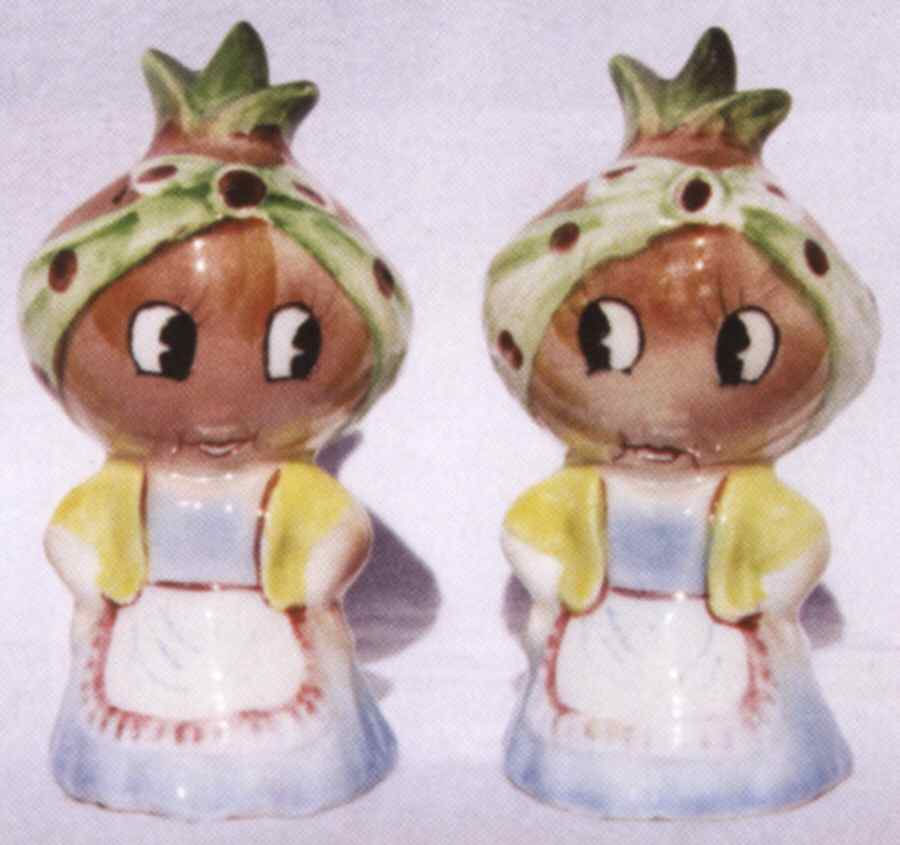 Veggie People Figural Salt & Pepper Set by Ucagco-1