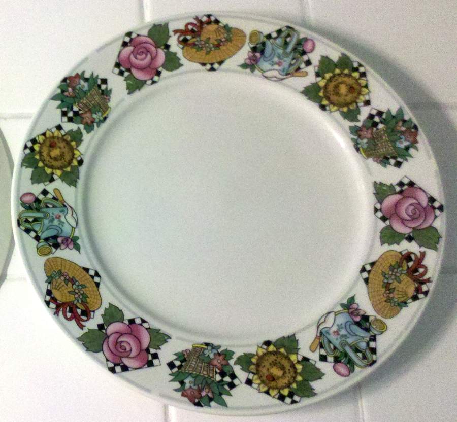 UTE7 Dinner Plate by UTE-1