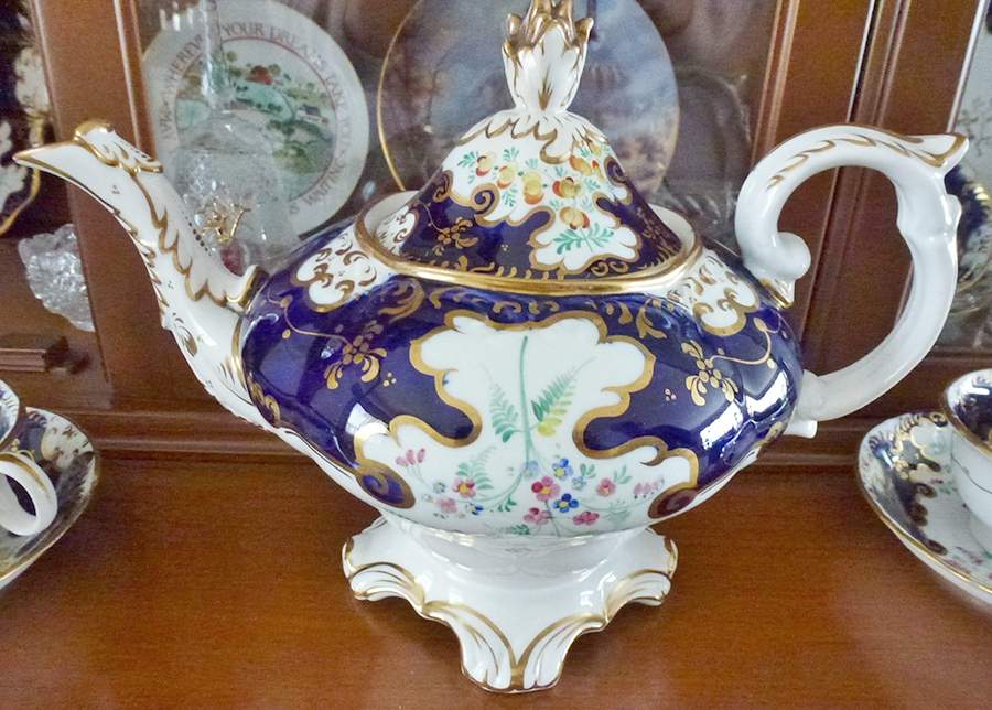 689 Teapot & Lid by Unknown Manufacturer-1