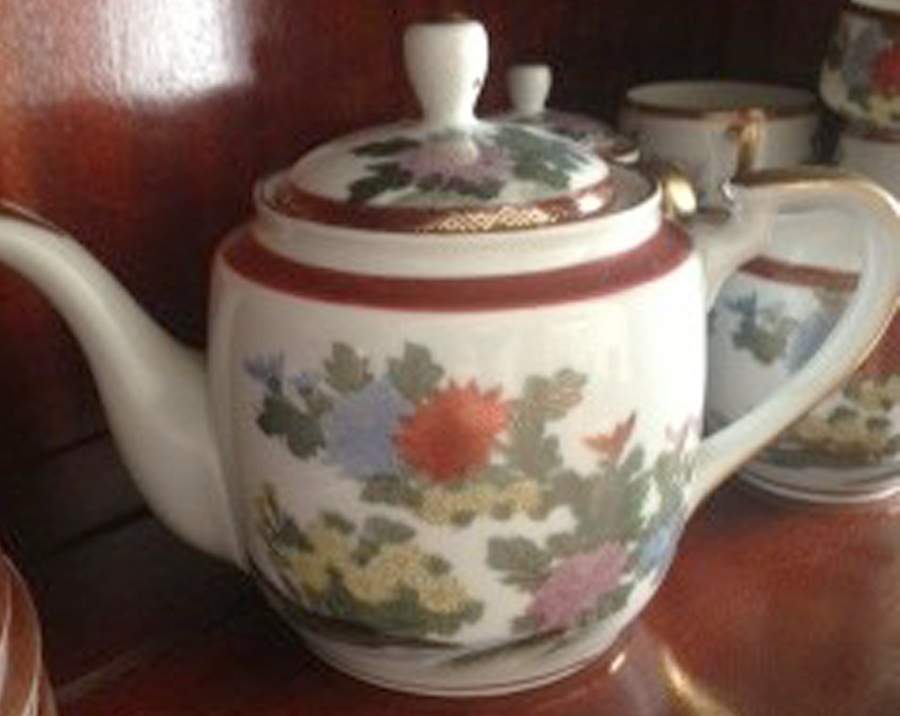 KUT408 Teapot & Lid by Kutani-1