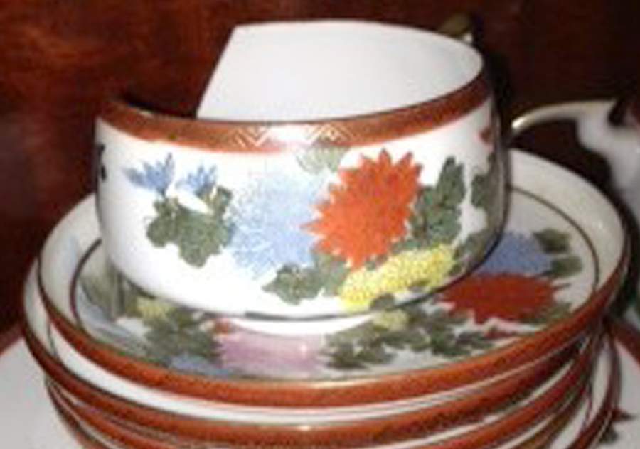 KUT408 Flat Cup & Saucer Set by Kutani-1