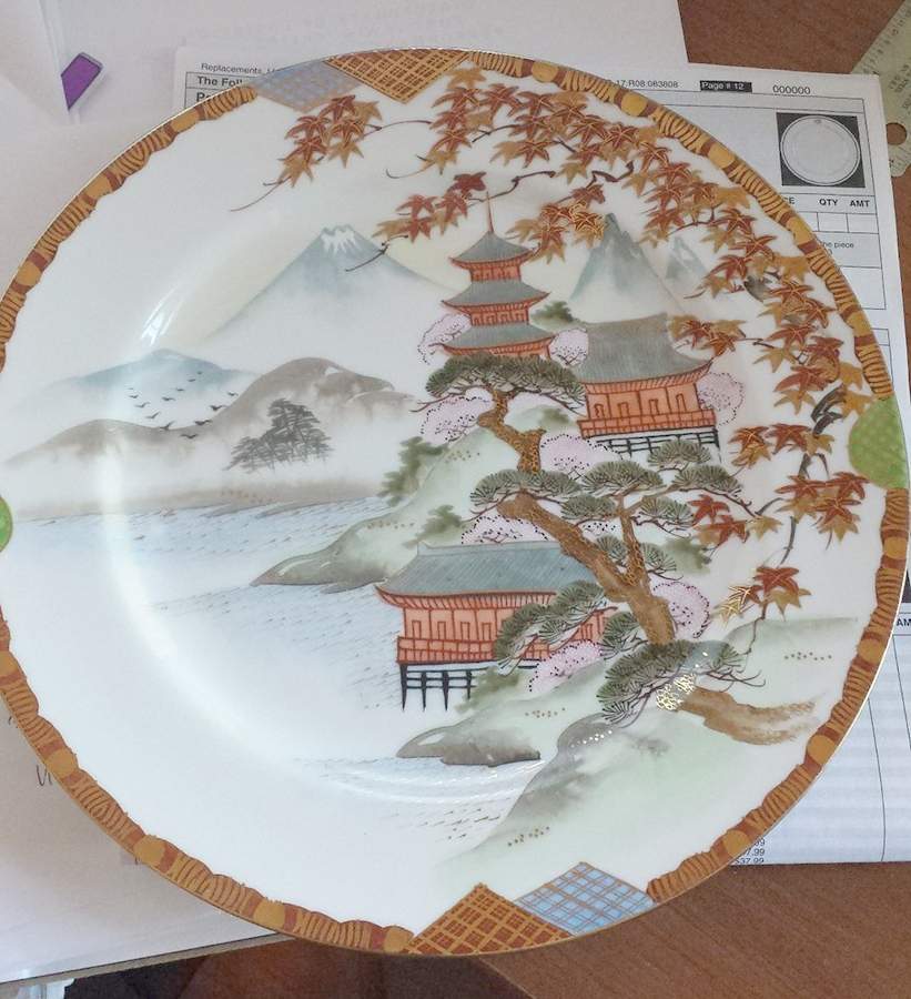 KUT429 Dinner Plate by Kutani-1