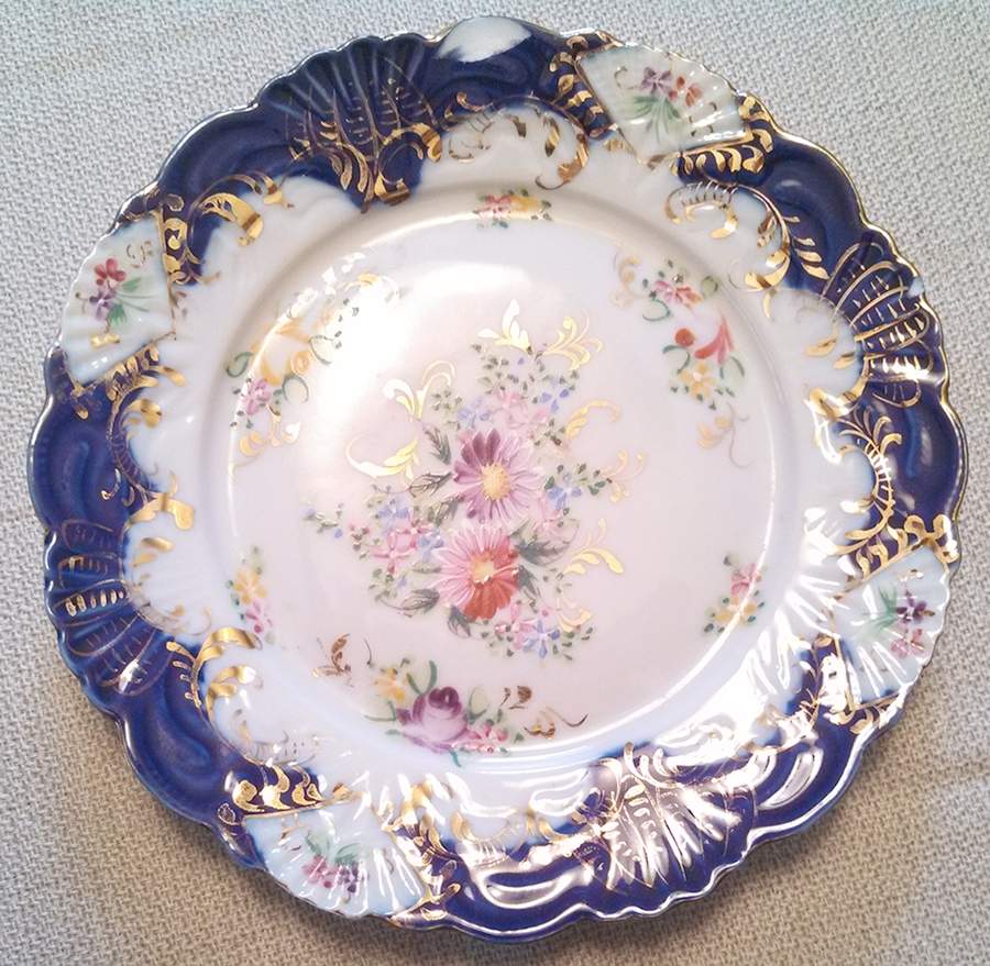 UC934 Dinner Plate by Unknown Manufacturer-1