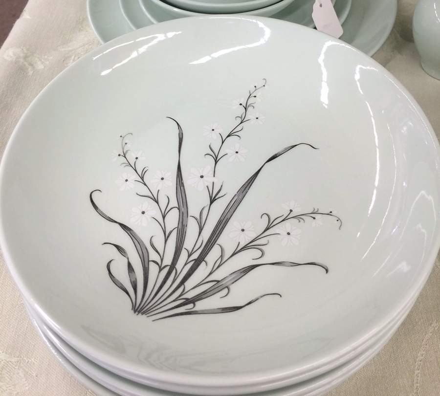 Sylvan (No Trim) Dinner Plate by Universal-1