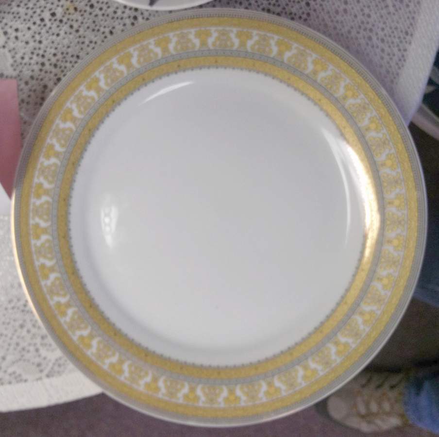UC975 Dinner Plate by Unknown Manufacturer-1