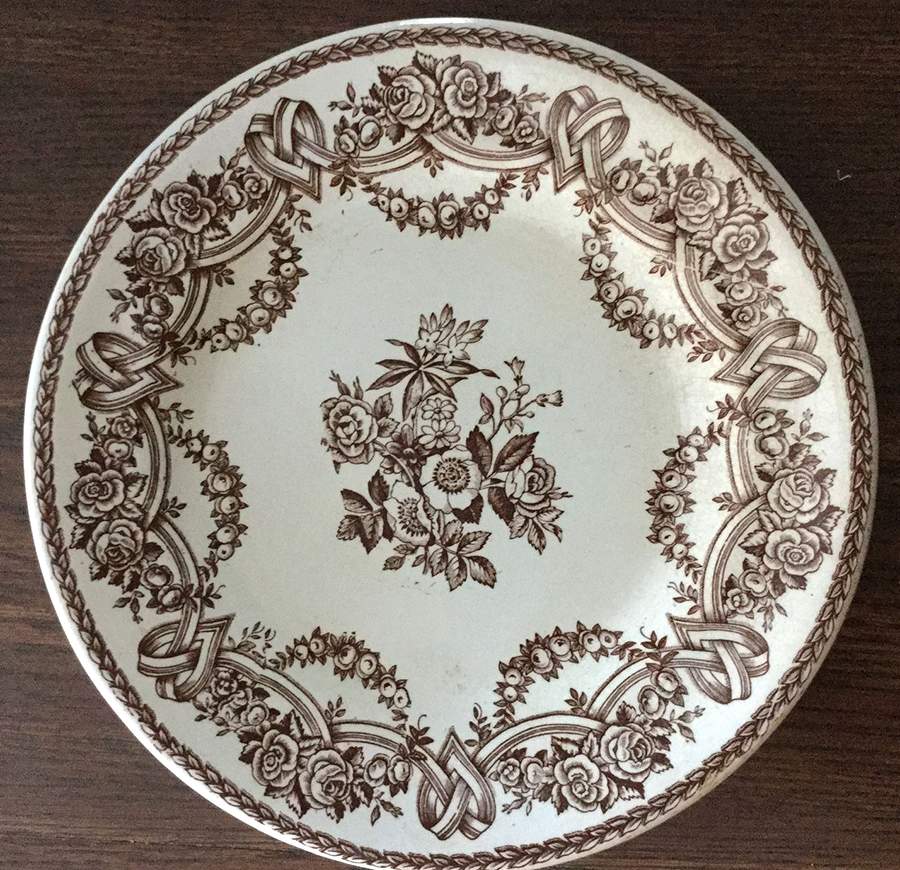 UC976 Dinner Plate by Unknown Manufacturer-1