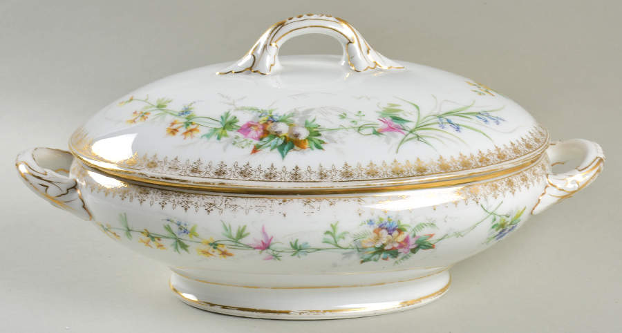 UC1023 Oval Covered Vegetable by Unknown Manufacturer-1