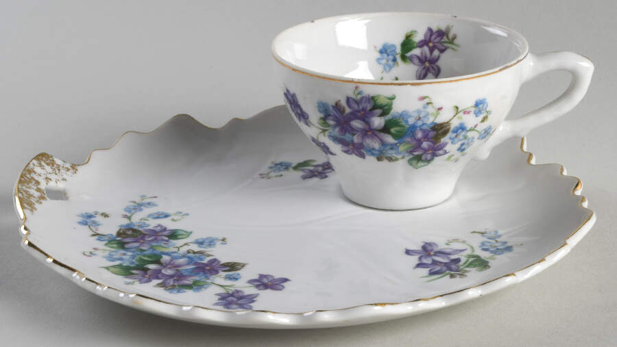 UC1030 Snack Plate & Cup Set by Unknown Manufacturer-1