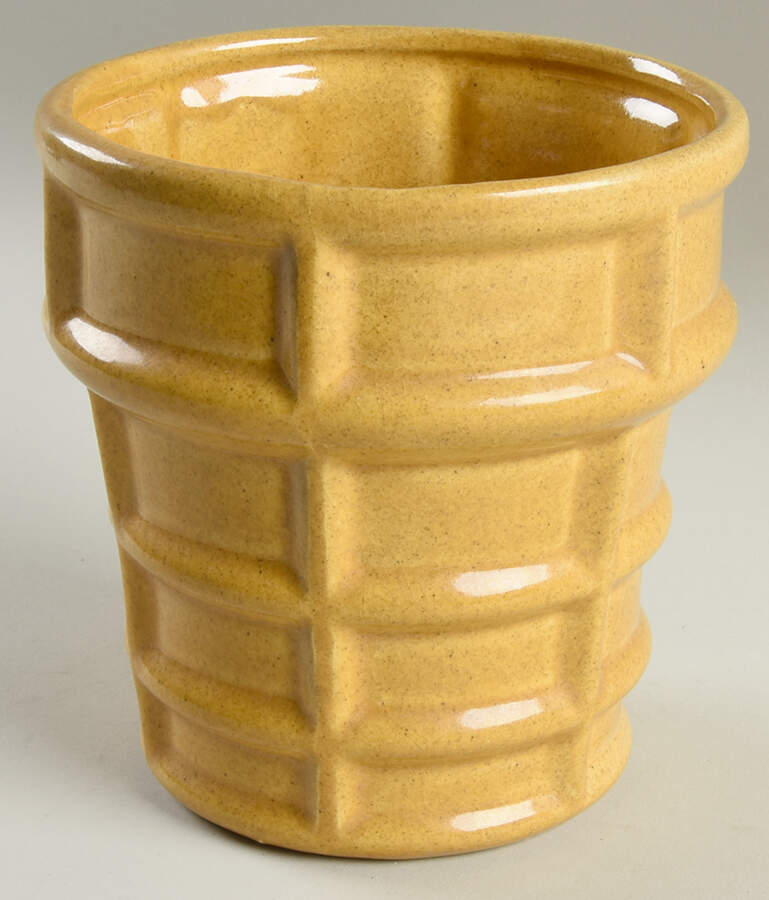 Cookie Jars Figural Cookie Jar No Lid by Unknown Manufacturer-1