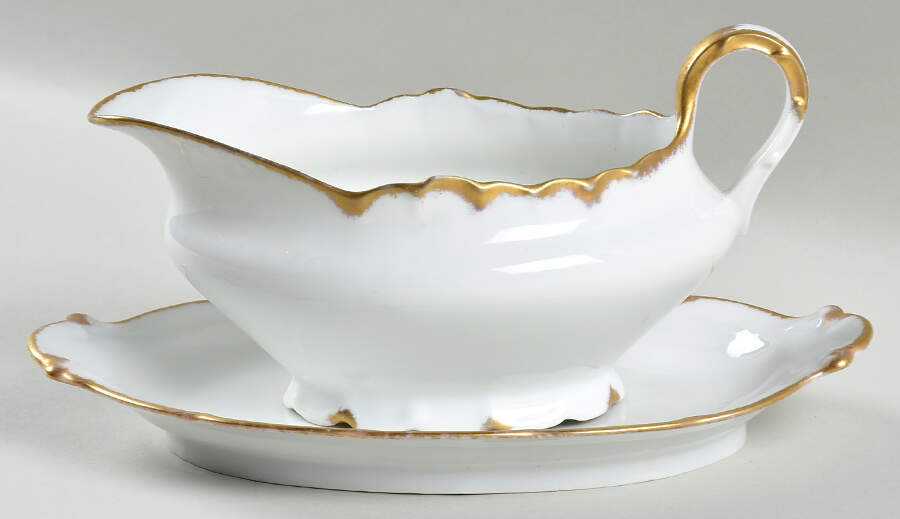 VTO29 Gravy Boat & Underplate by Victoria (Austria)-1