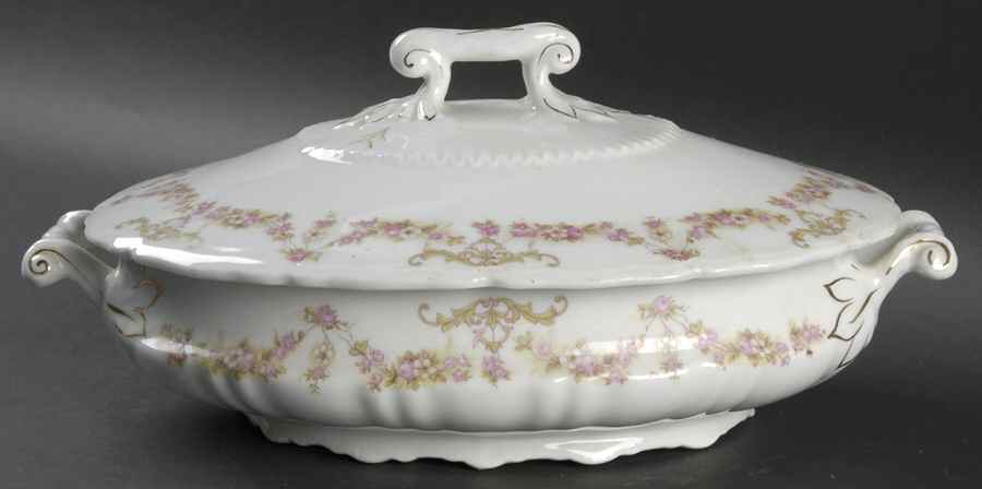 VNN2 Oval Covered Vegetable by Vienna-1