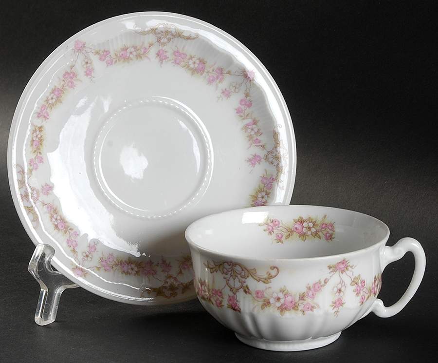 VNN2 Flat Cup & Saucer Set by Vienna-1