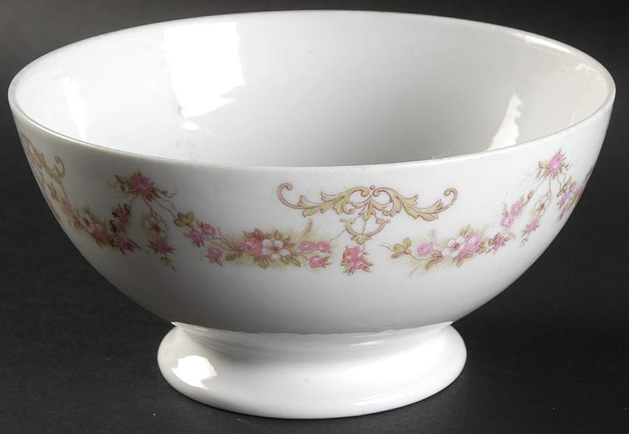 VNN2 Cranberry Bowl by Vienna-1