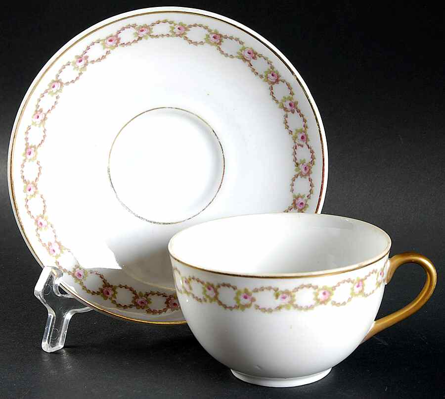 VTO6 Flat Cup & Saucer Set by Victoria (Austria)-1