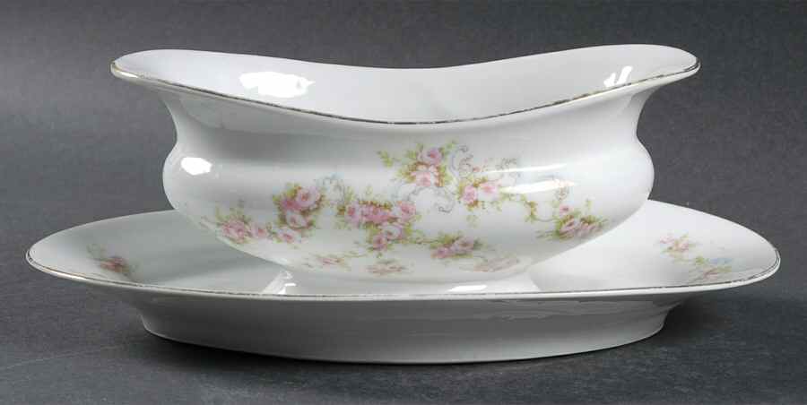 VTO30 Gravy Boat with Attached Underplate by Victoria (Austria)-1