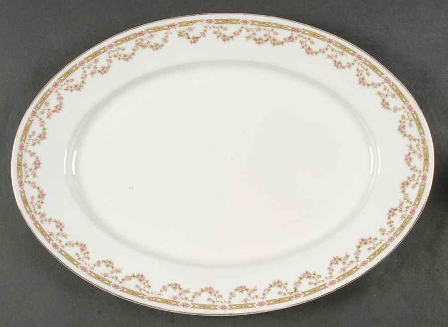 VTO31 14" Oval Serving Platter by Victoria (Austria)-1