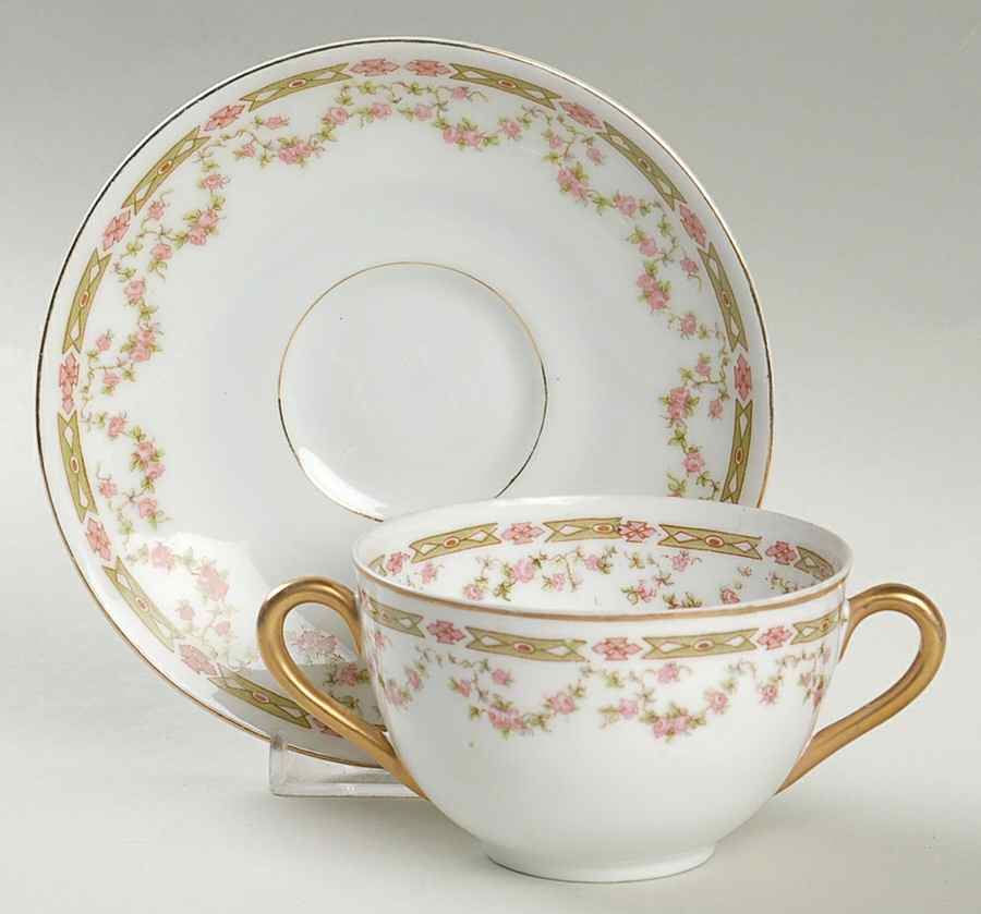 VTO31 Flat Bouillon Cup & Saucer by Victoria (Austria)-1